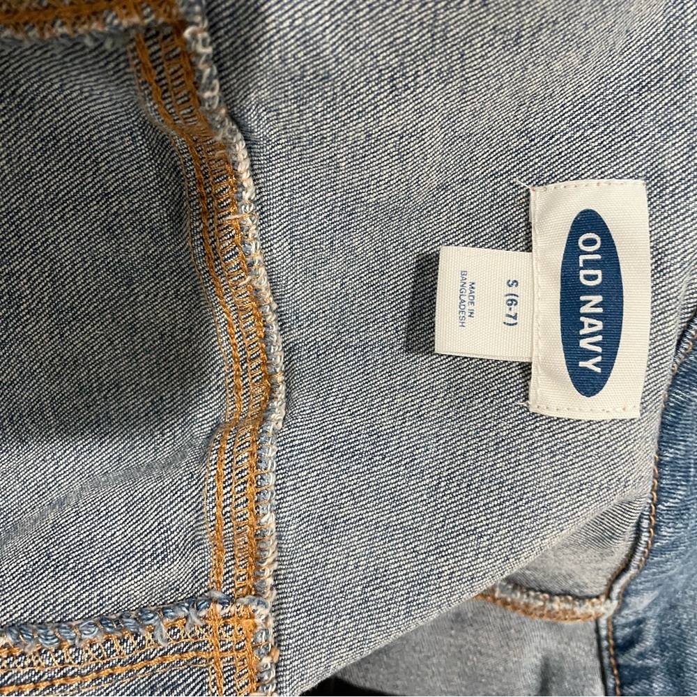 Denim jacket in excellent condition. Size small (6/7) - Picture 3 of 3